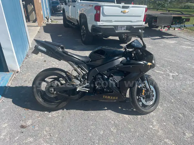 2005 Yamaha YZF-R1
