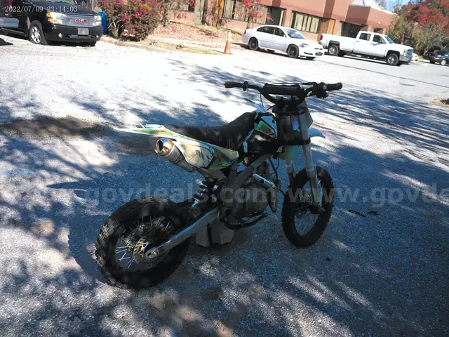 Dirt Bikes - (6 Units) No Keys, No Titles