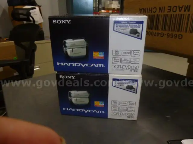2 Sony Handycam DCR-DVD650 Camcorder