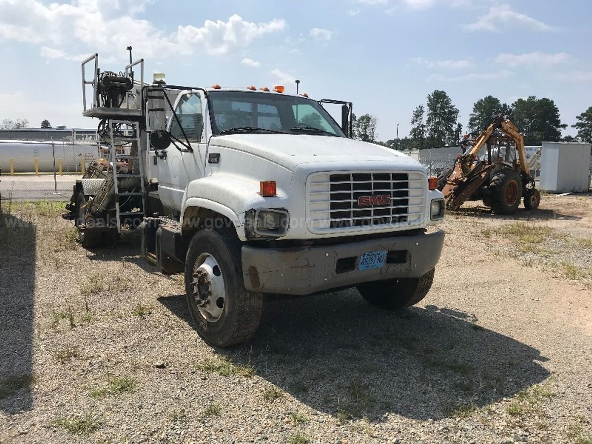 1999 GMC C7H042 | GovDeals