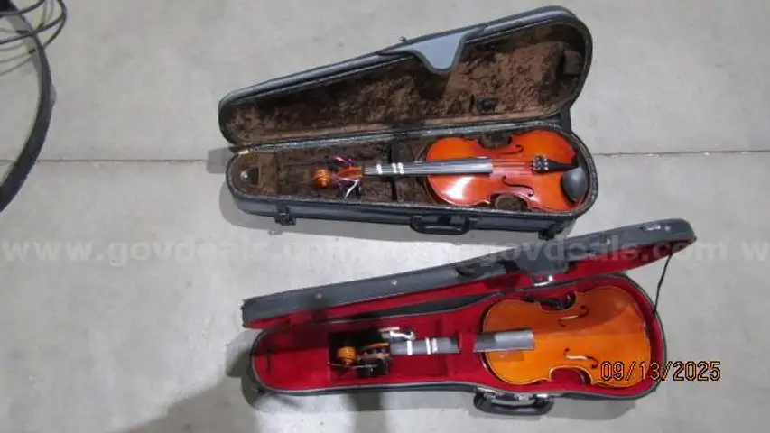 Violin 3/4 size - 2 each