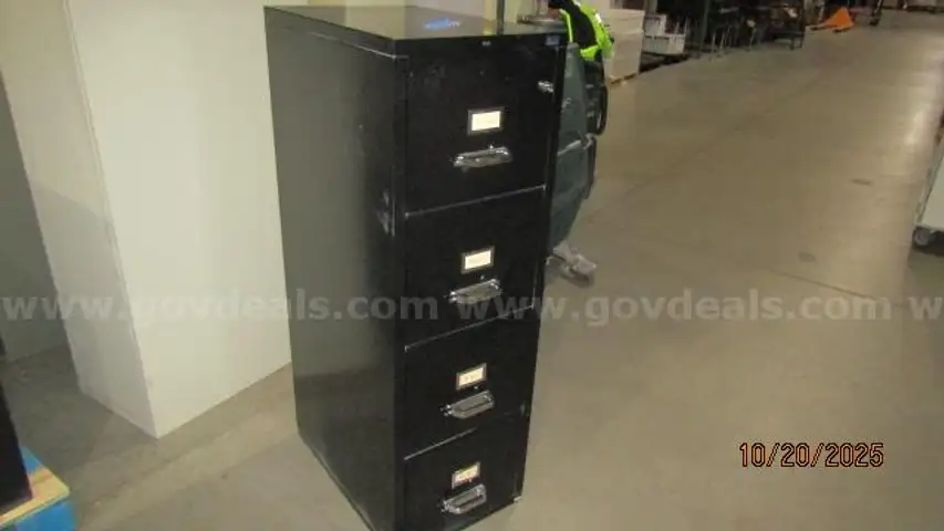 Fireproof file cabinet