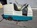 TENNANT 7400 Industrial Ride-On Scrubber