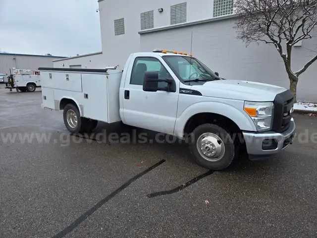 2011 Ford F-350 SD XL DRW 2WD