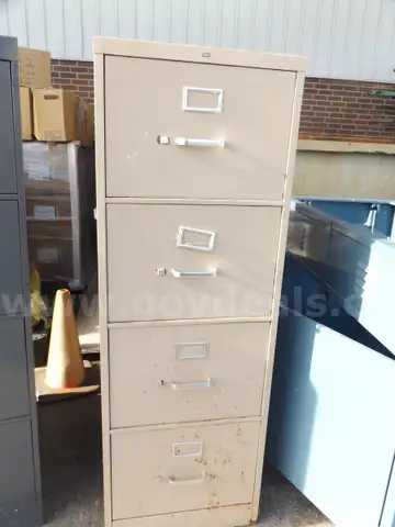 2 METAL FILE CABINETS 4 DRAWER