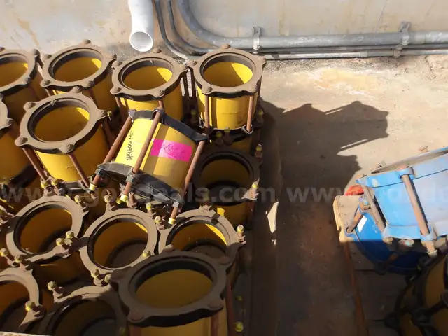 24 MULTI- RANGE CAST 6" COUPLINGS