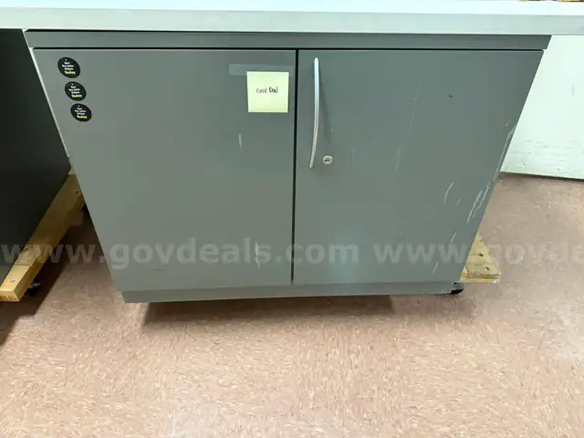 WORKSTATION - TWO FILE CABINETS AND TABLE TOP