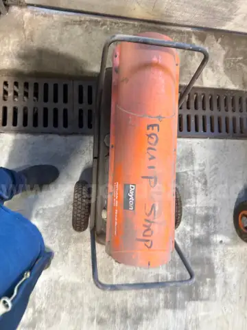 Drayton 3VE50 Portable Oil-Fired Heater. 120,000 BTU