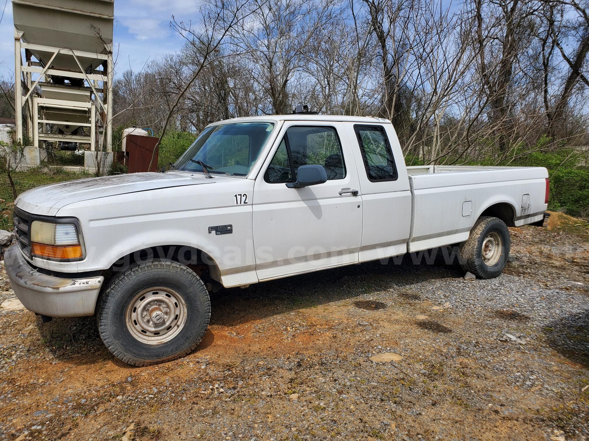 Age Old エイジオールドFrisko PnatsWhiteOxford 1995 Ford F-150 | AllSurplus