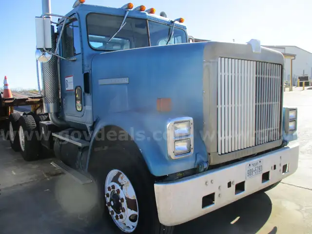 1985 International F9370 (SURPLUS)