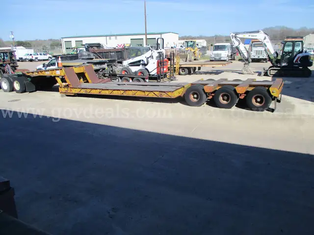PHELAN 1981 Lowboy Trailer (SURPLUS)