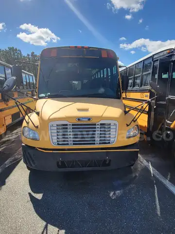 2009 Freightliner 33 Passenger Bus