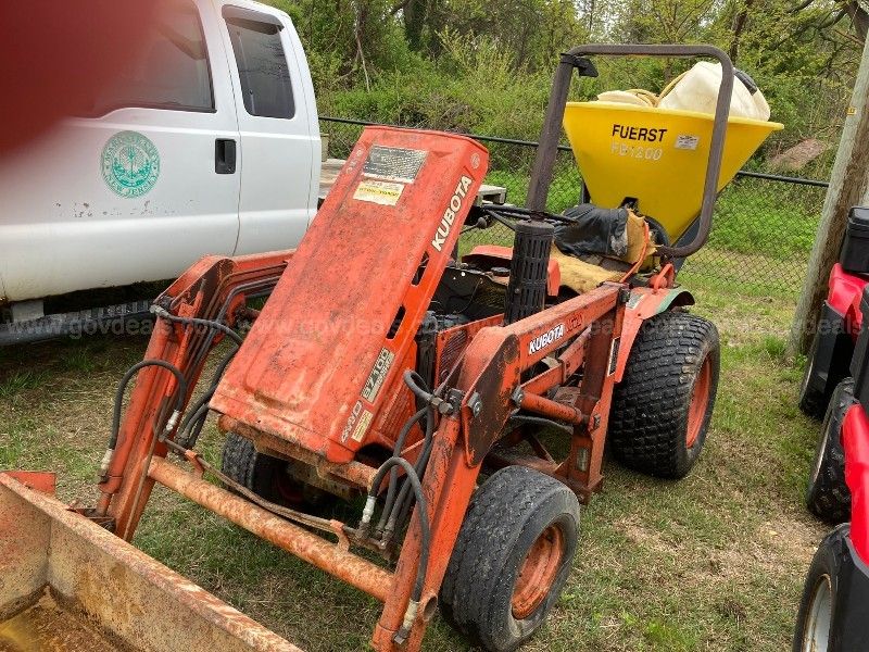 Kubota B7100 4wd HST Front End Loader | AllSurplus