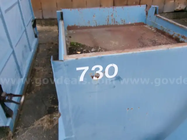 1 HOOK TRUCK   DUMP BED W/ TAIL GATE   #730