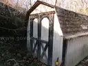 1 SHED WOODEN