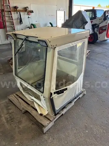 2006 Grasshopper 928D Cab Enclosure
