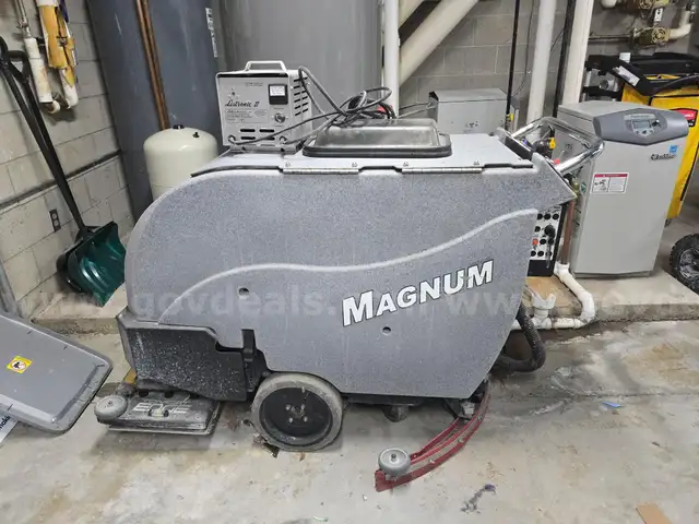 Tomcat 14" X 28" Orbital Scrubber