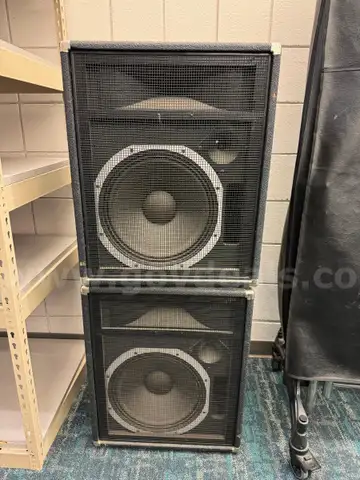 Peavey Amplifier and Speakers