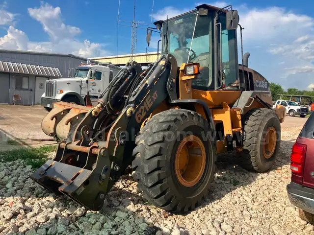 Front End Loader - 2008 Case 621E