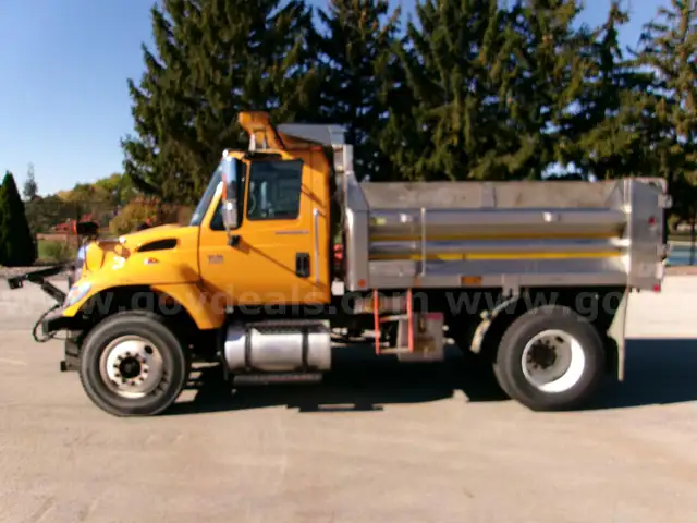 2005 International 7400