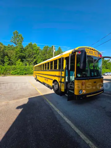 2005 Thomas Bus