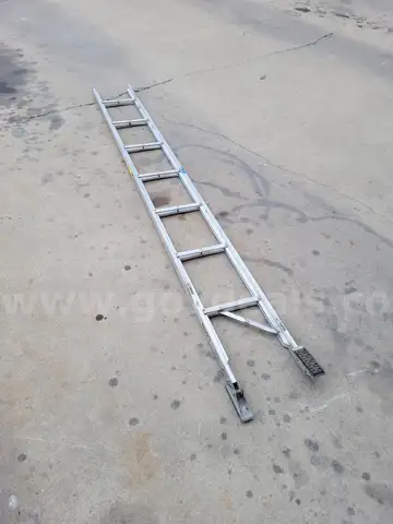 1 Lot Ladders