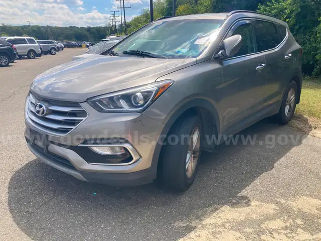 2018 Hyundai Santa Fe - CLEAR TITLE, NO KEY, MILES UNKNOWN