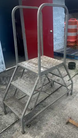 Double Sided-Three Step Ladder
