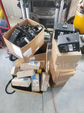 used motorola cases/chargers/microphones for 3000xls walkies