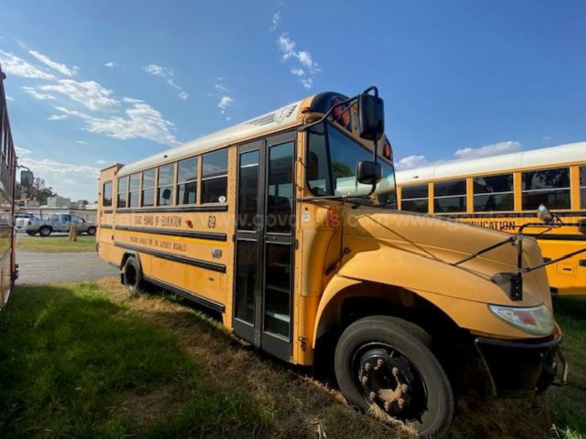 2013 International PB105 Bus, Wheelchair Access, Must Tow or Haul ...