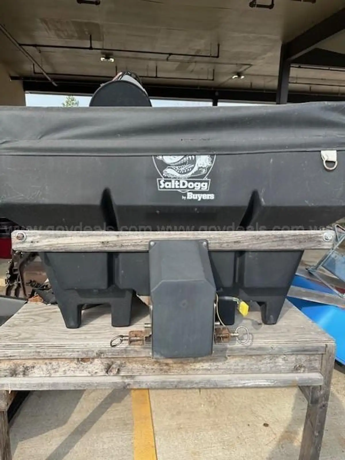 Salt Dogg Salt Spreader with Wire Harness, Control Box and Adjustable