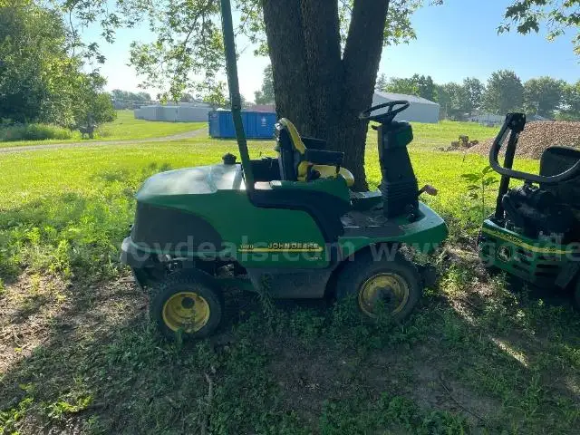 John Deere 1420 Riding Mower.