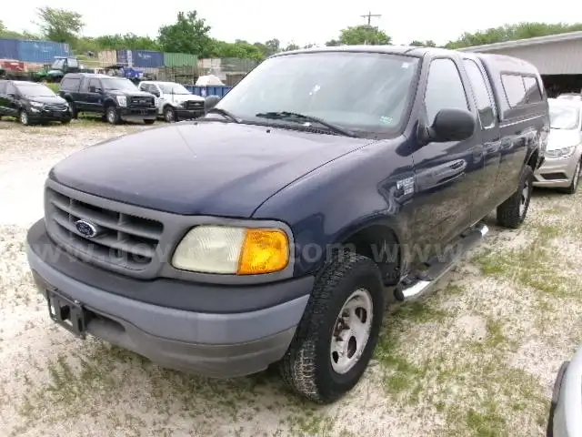 2004 Ford F150 Heritage 4WD, 38139 Miles.