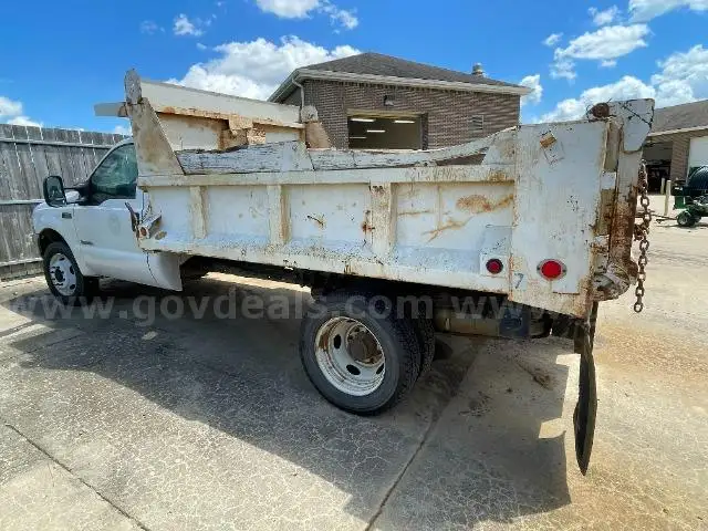 2004 Ford F-550 Dump Bed 4WD Truck, 9245 Miles.