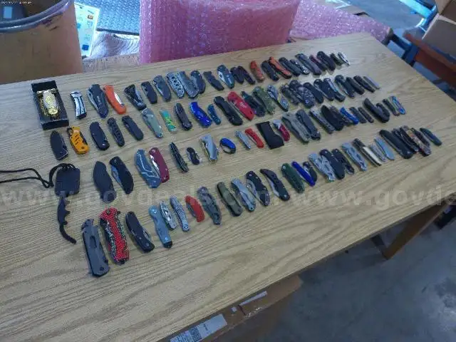 Lot of Approx. 100 Single Blade Knives.