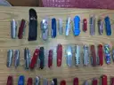 Lot of approx. 103 Swiss Army Knives.