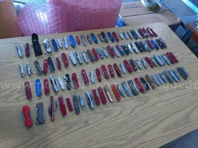 Lot of approx. 103 Swiss Army Knives.