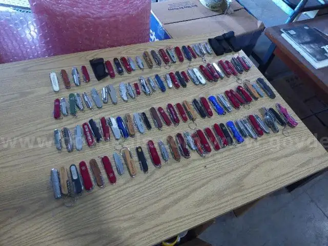 Lot of approx. 104 Swiss Army Knives.