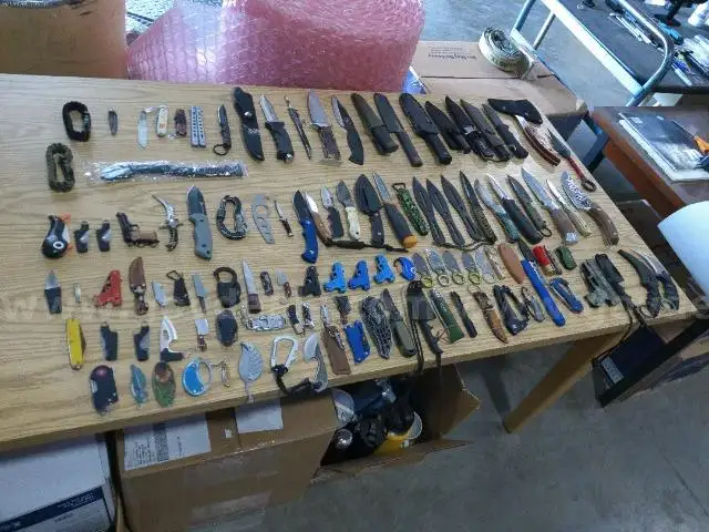 Lot of approx. 111 Assorted Knives.