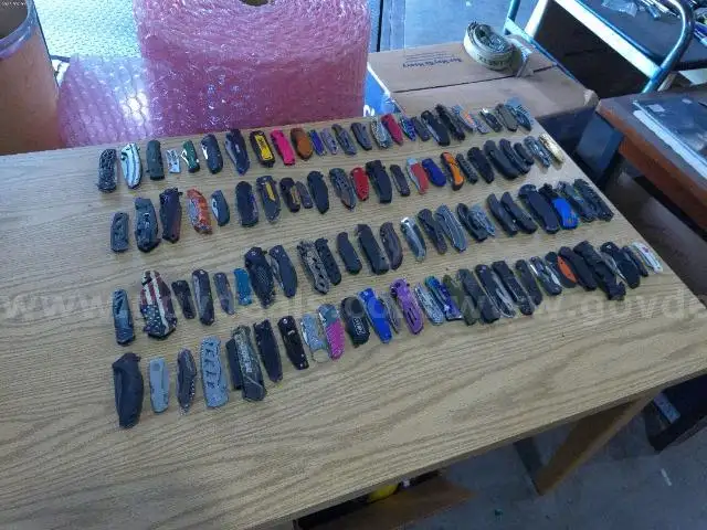 Lot of approx. 100 Single Blade Knives.