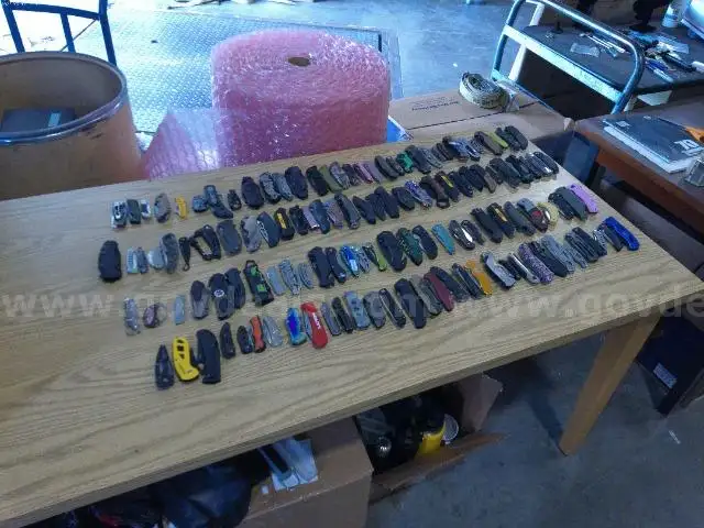 Lot of approx. 125 Single Blade Knives.