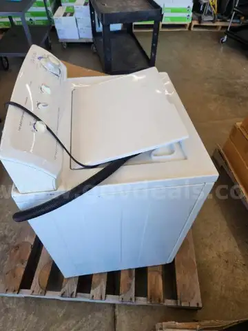 Lot of (1) Frigidaire Washer.