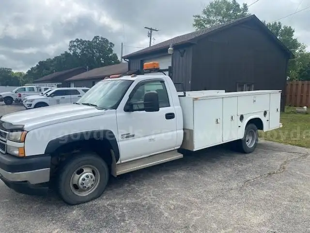 2006 Chevrolet Silverado 3500 4WD Utility Bed Truck, 212245 Miles.