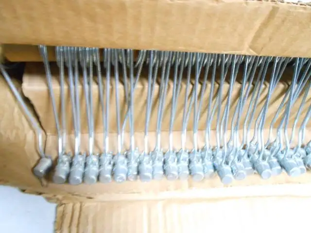 Lot of (535) Ridg-U-RAK Rack Spring Clips.