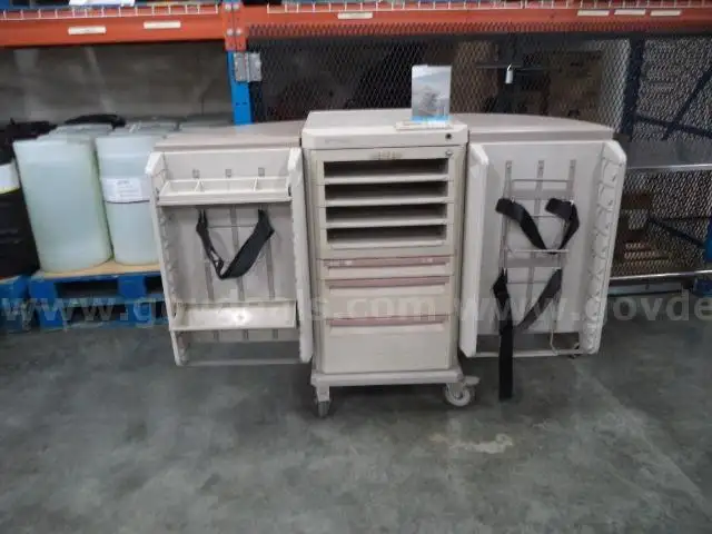 Lot of (1) Metro Starsys Large Plastic Rolling Medical Cart.