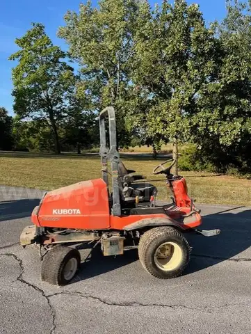 Kubota F2880 Mower, NO DECK, Salvage.