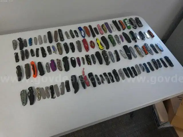 Lot of 106 Single Blade Knives.