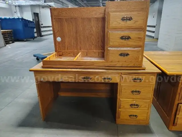 Lot of (1) Oak Desk with Return.