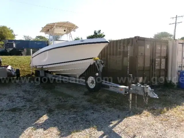2015 Donzi 29ft Center Console Vessel with Twin L6 Verado 250HP and Trailer