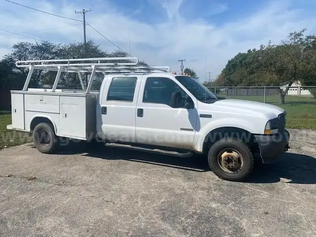 2004 Ford F350 4WD Utility Bed Diesel Truck.